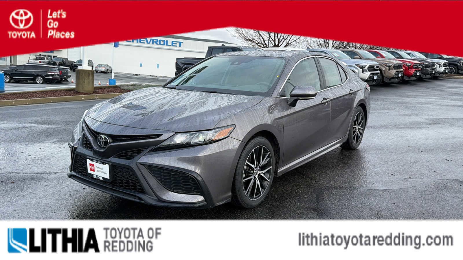 2022 Toyota Camry SE's photo