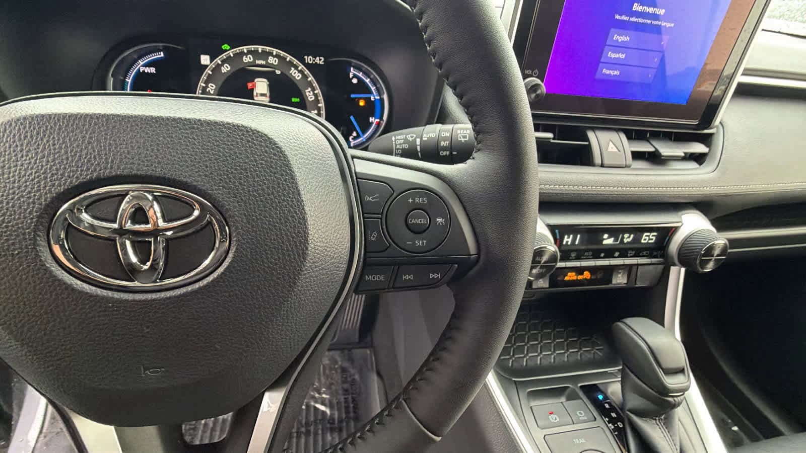 Thumbnail: 2025 Toyota RAV4 - 20