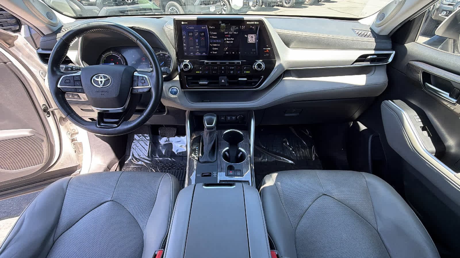 Thumbnail: 2021 Toyota Highlander - 26