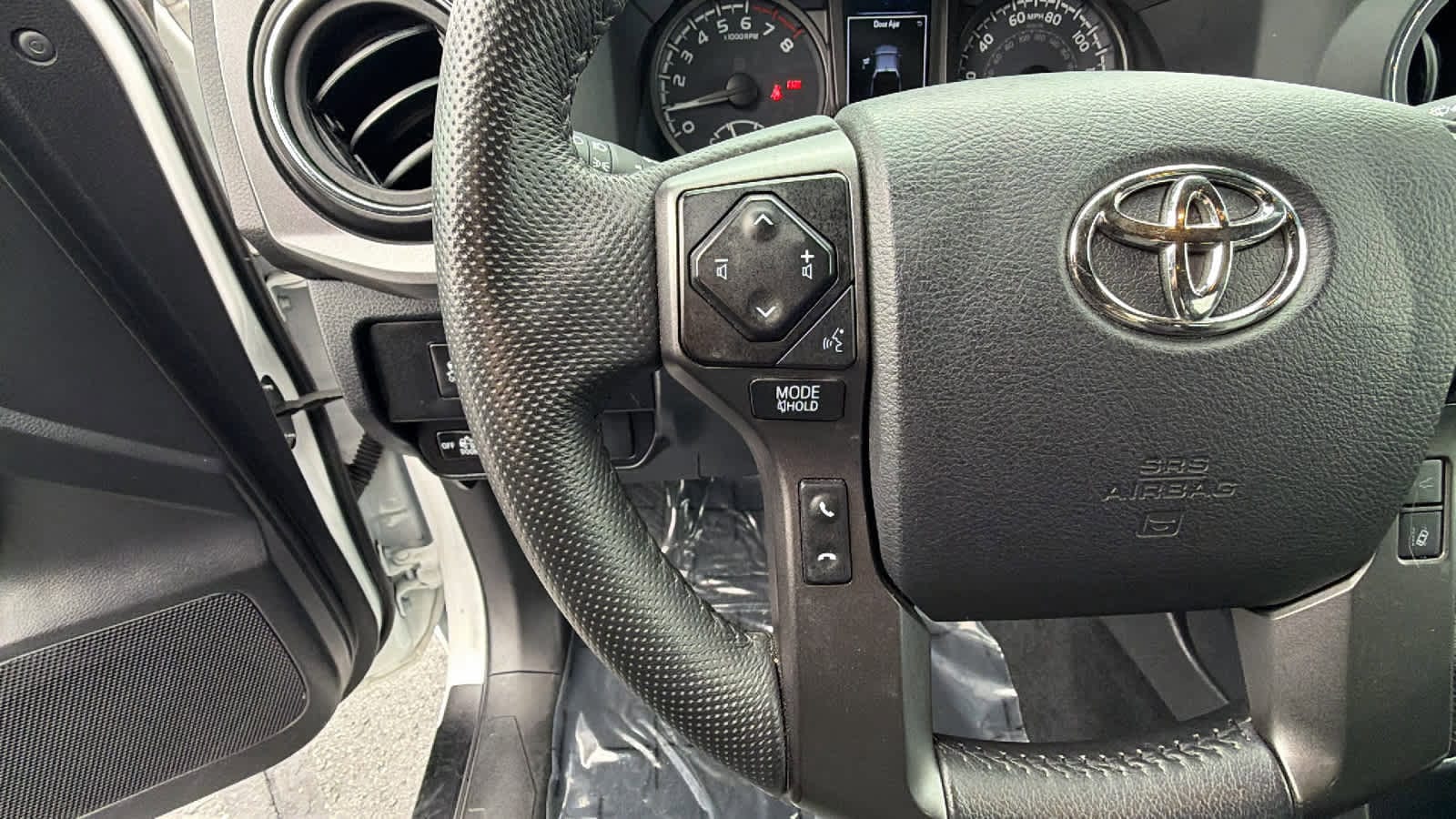 Thumbnail: 2023 Toyota Tacoma - 19