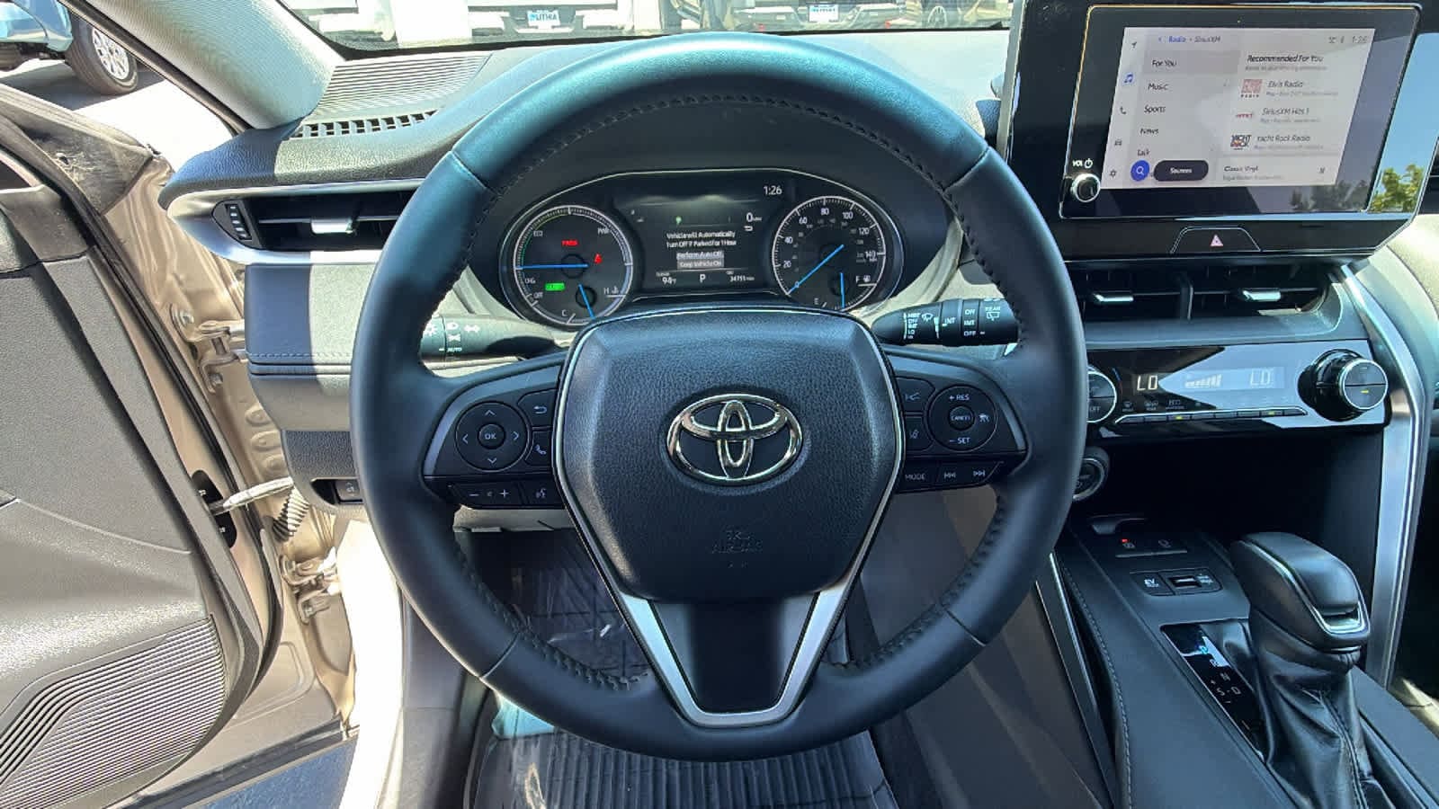 2024 Toyota Venza LE - Photo 18