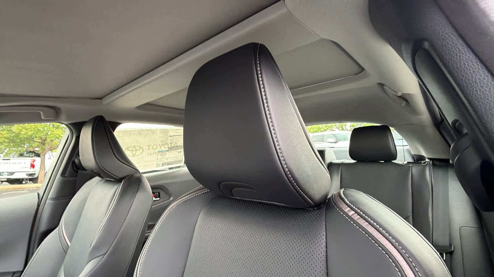 2026 Toyota Prius XLE - Photo 11