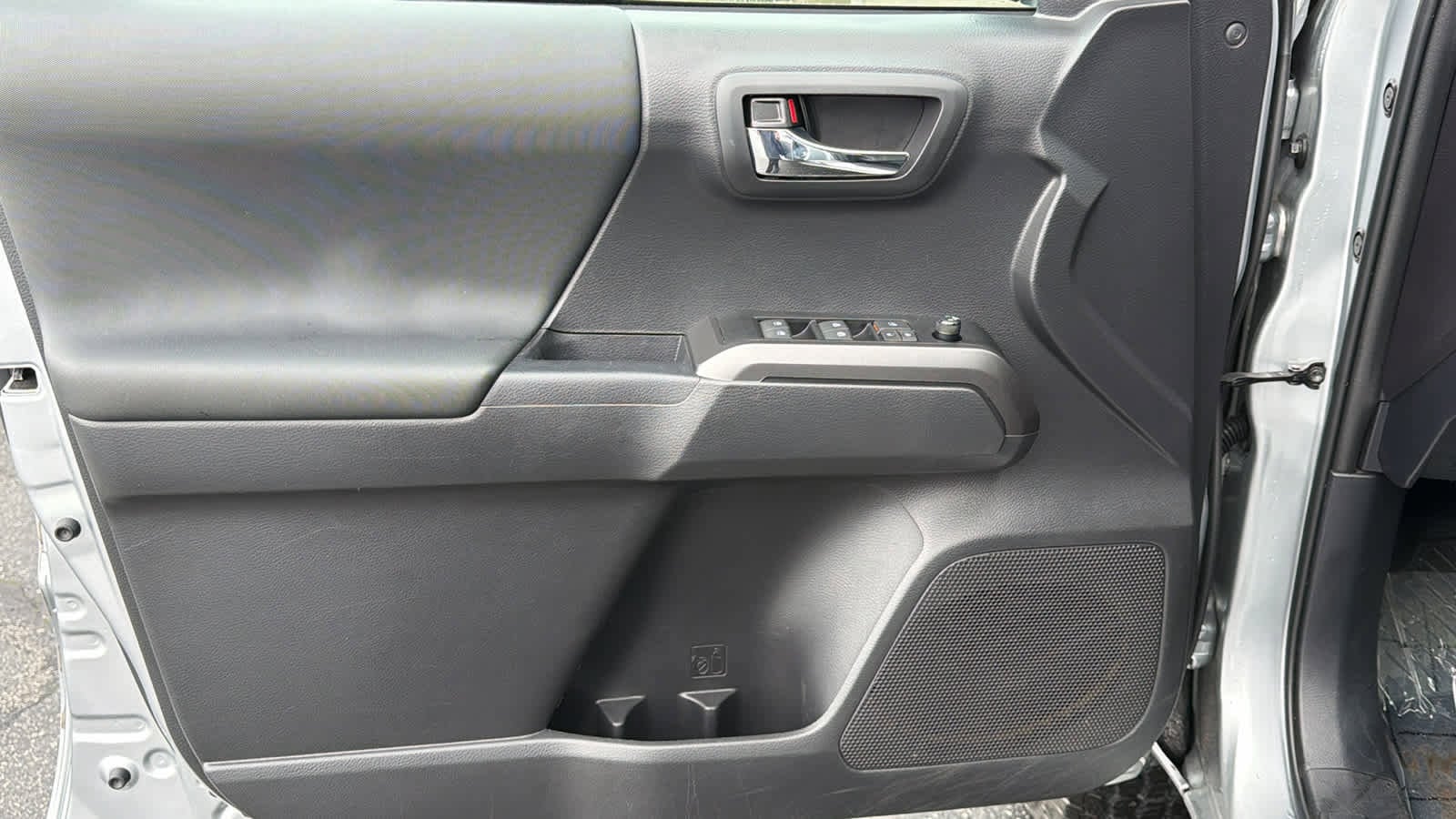 Thumbnail: 2023 Toyota Tacoma - 23