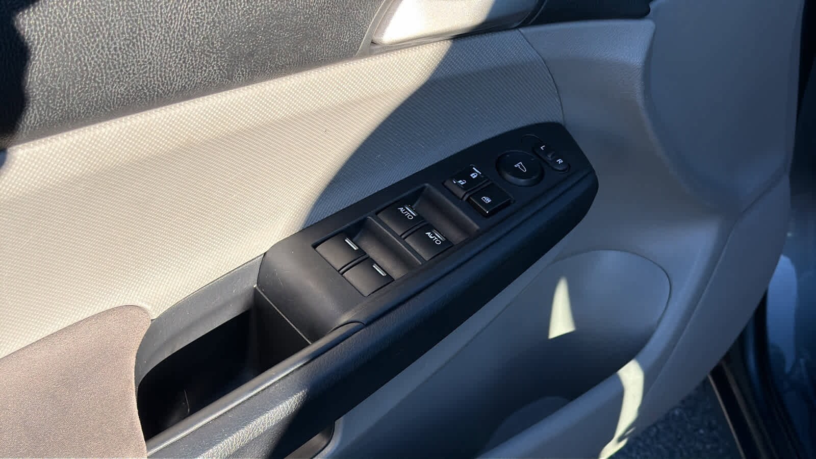 Thumbnail: 2011 Honda Accord - 22