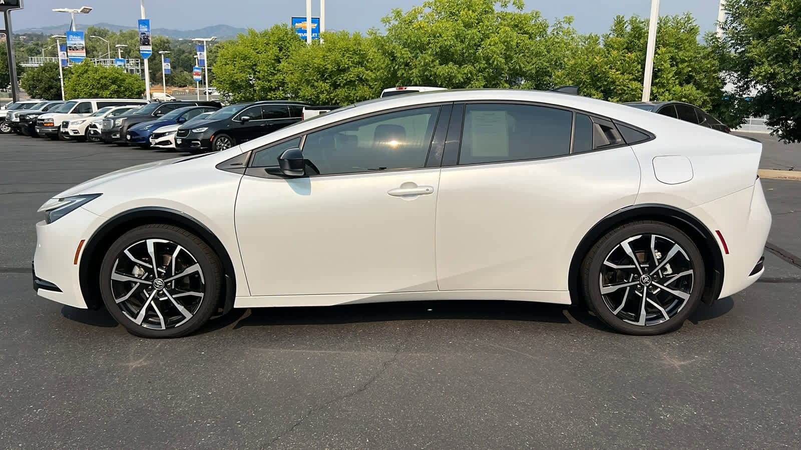 Thumbnail: 2024 Toyota Prius Prime - 8