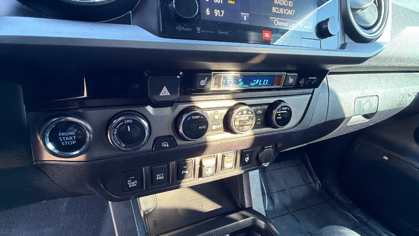 Thumbnail: 2018 Toyota Tacoma - 14