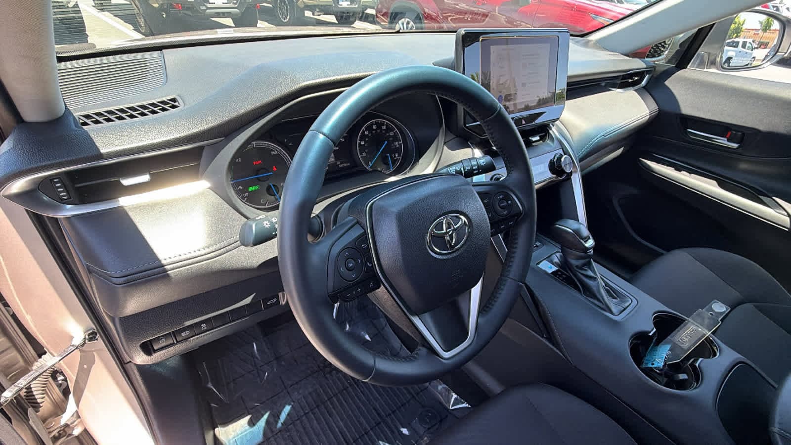 2024 Toyota Venza LE - Photo 10