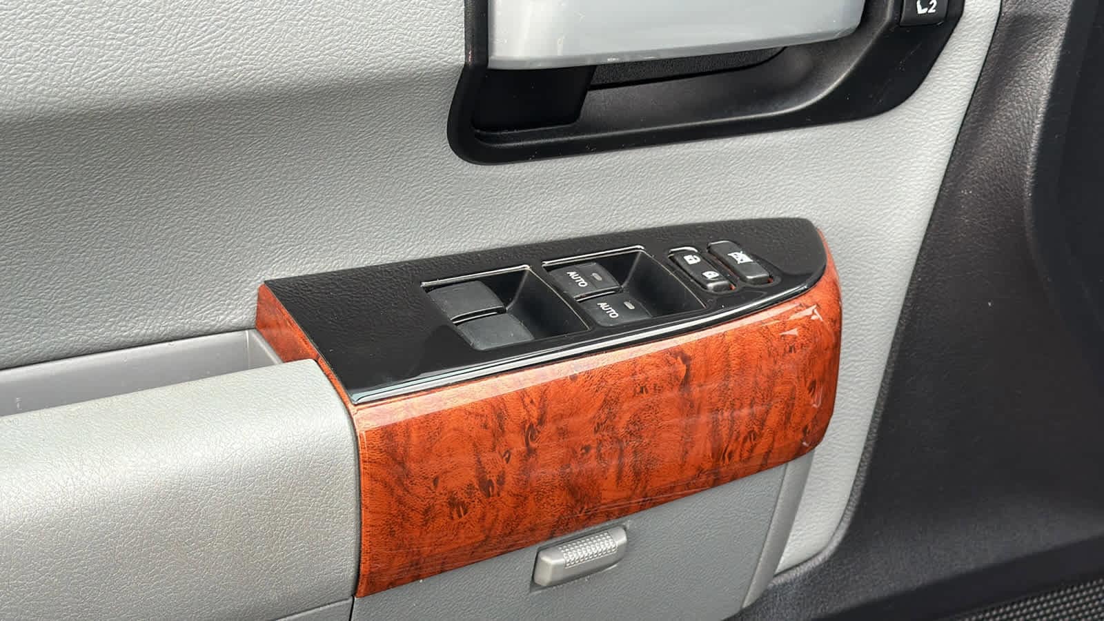 Thumbnail: 2019 Toyota Sequoia - 22