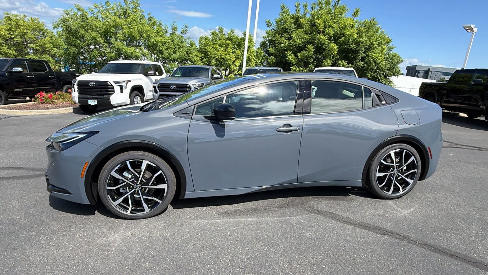 2026 Toyota Prius Plug-in Hybrid XSE Premium - Photo 8