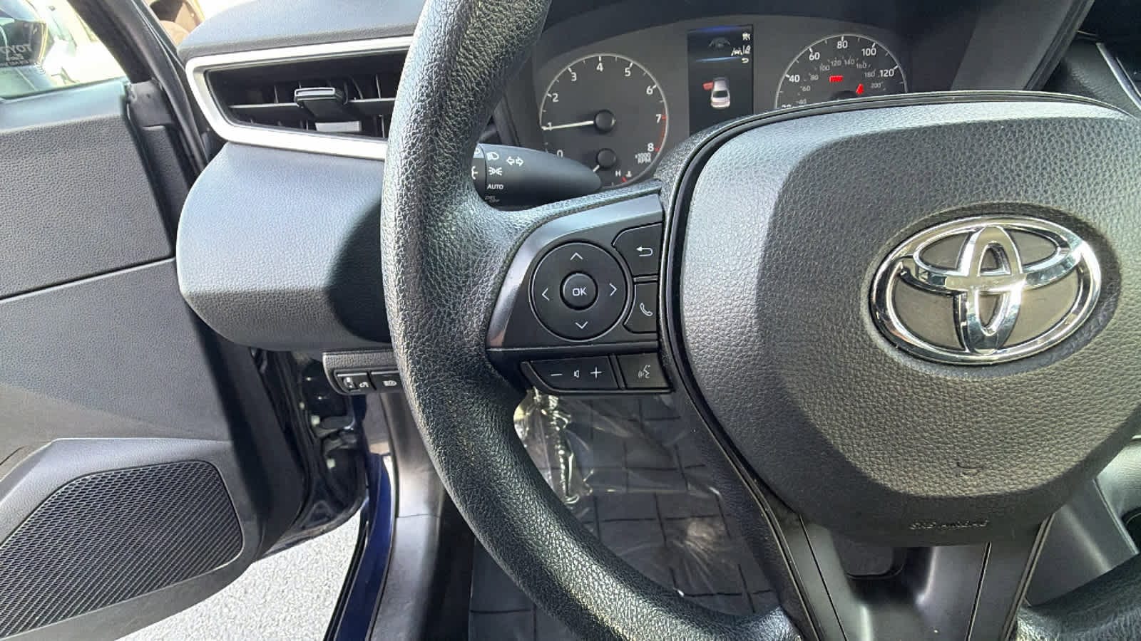 Thumbnail: 2023 Toyota Corolla - 19