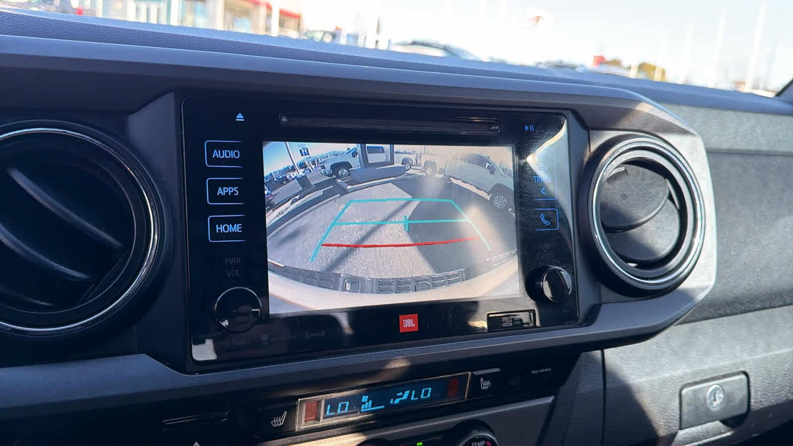 Thumbnail: 2018 Toyota Tacoma - 16