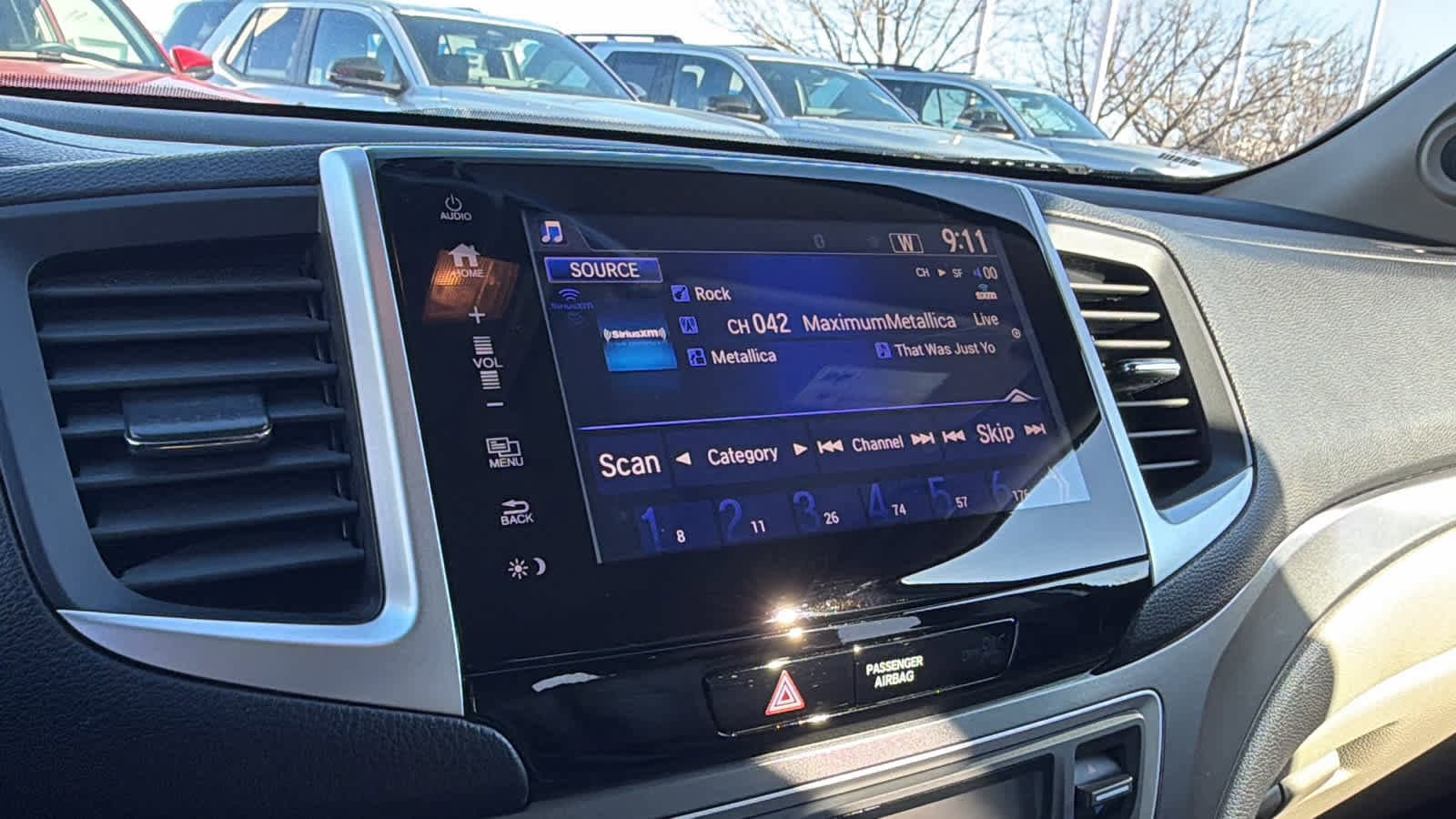 Thumbnail: 2017 Honda Pilot - 15