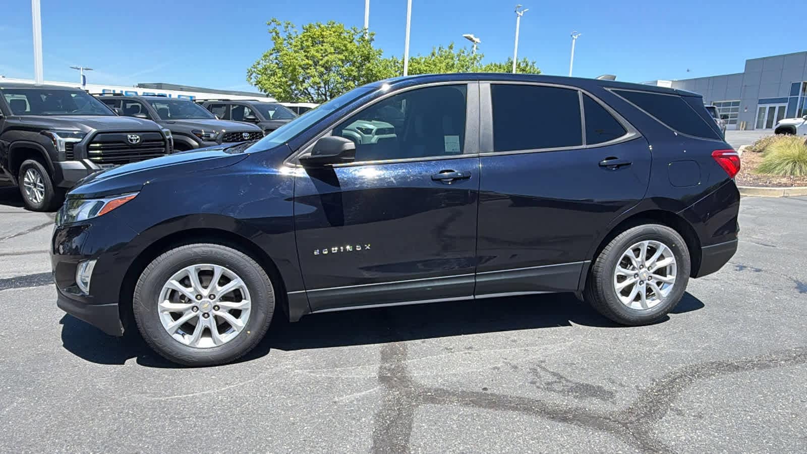 Thumbnail: 2021 Chevrolet Equinox - 7