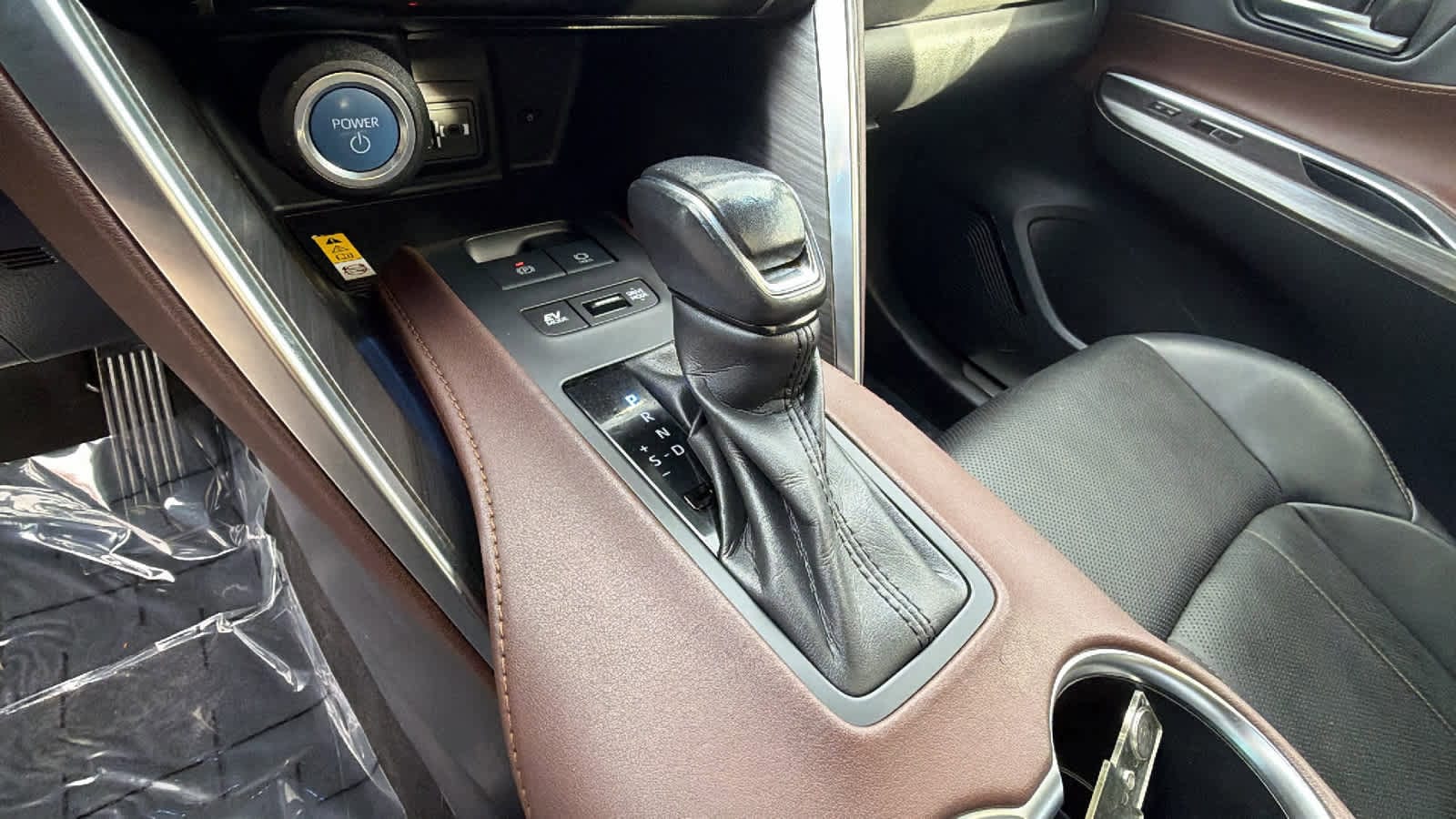 Thumbnail: 2021 Toyota Venza - 13