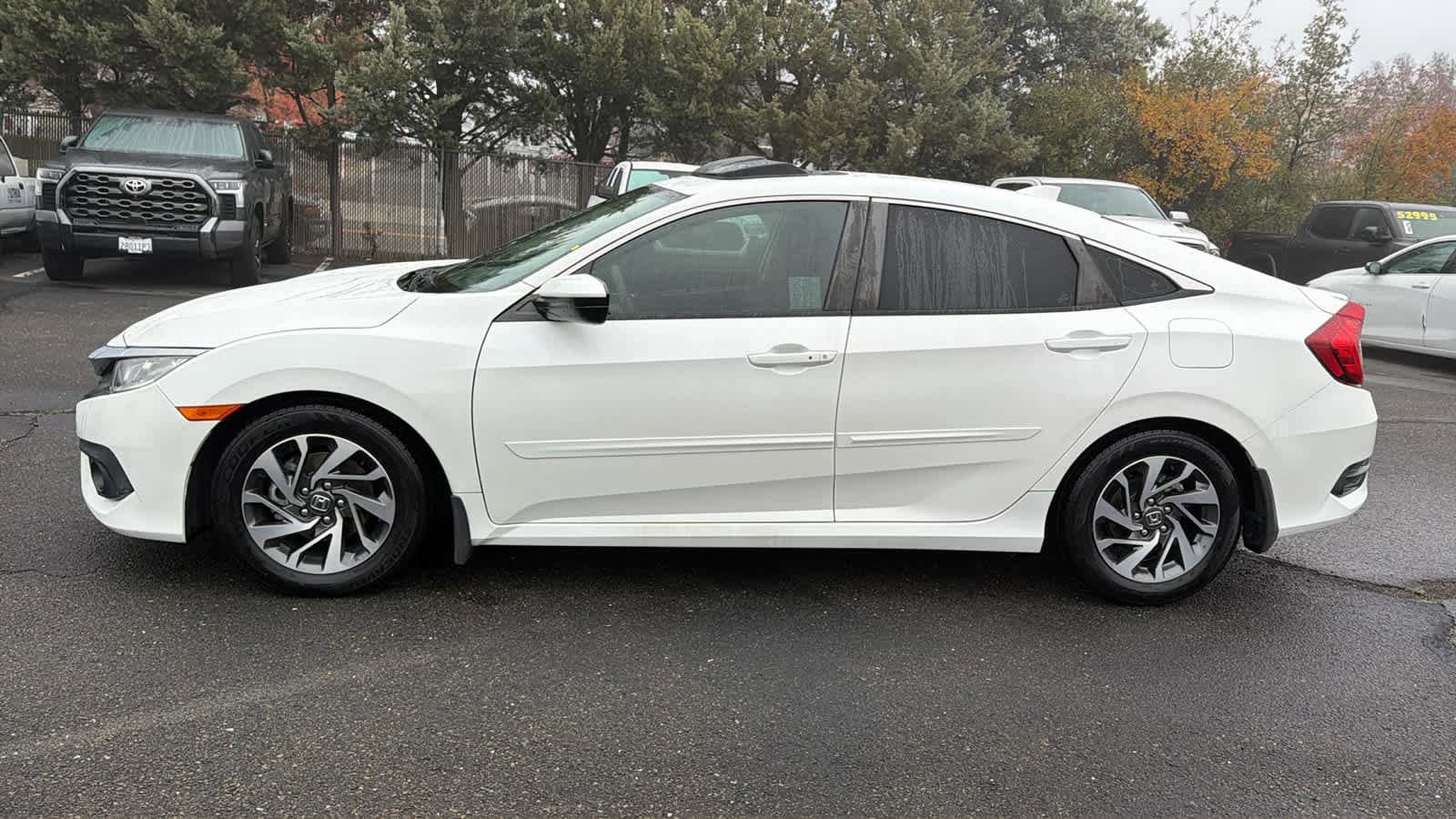 Thumbnail: 2017 Honda Civic - 8