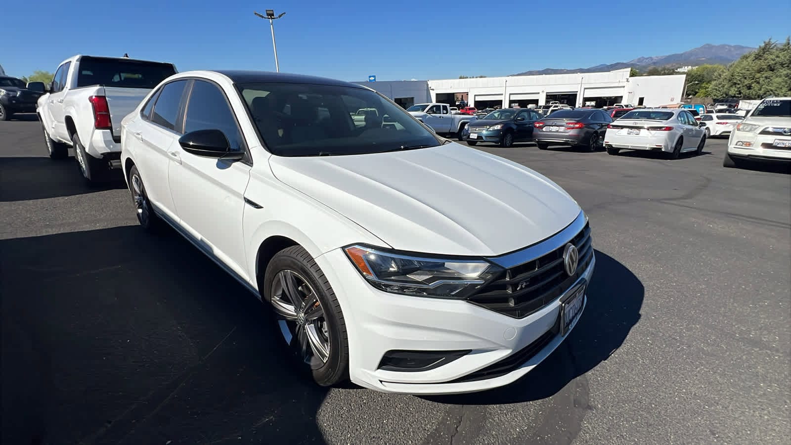 Thumbnail: 2019 Volkswagen Jetta - 2