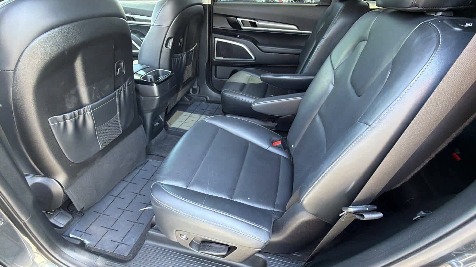 Thumbnail: 2020 Kia Telluride - 24