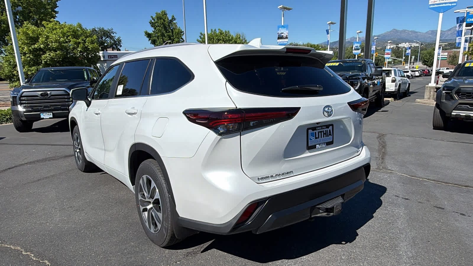 Thumbnail: 2026 Toyota Highlander - 7