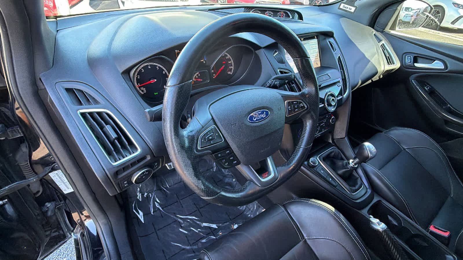 Thumbnail: 2016 Ford Focus - 10