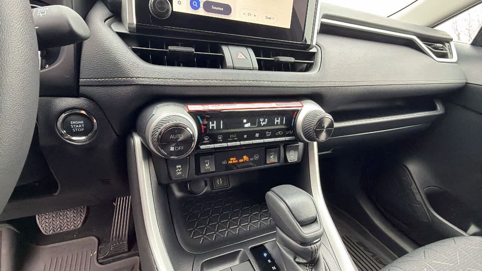 Thumbnail: 2025 Toyota RAV4 - 14