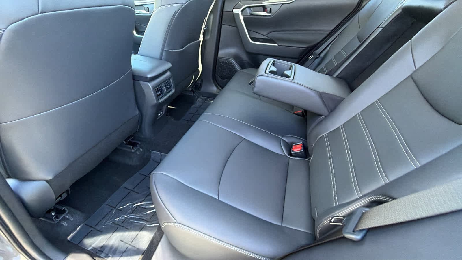 Thumbnail: 2025 Toyota RAV4 - 24