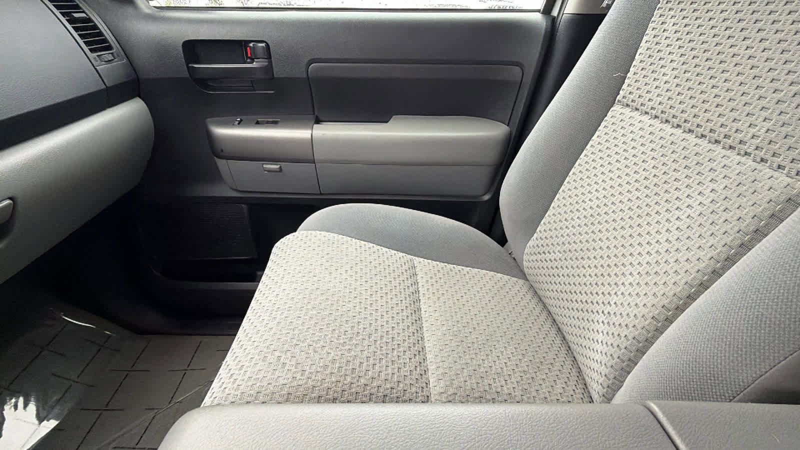 Thumbnail: 2011 Toyota Tundra - 12