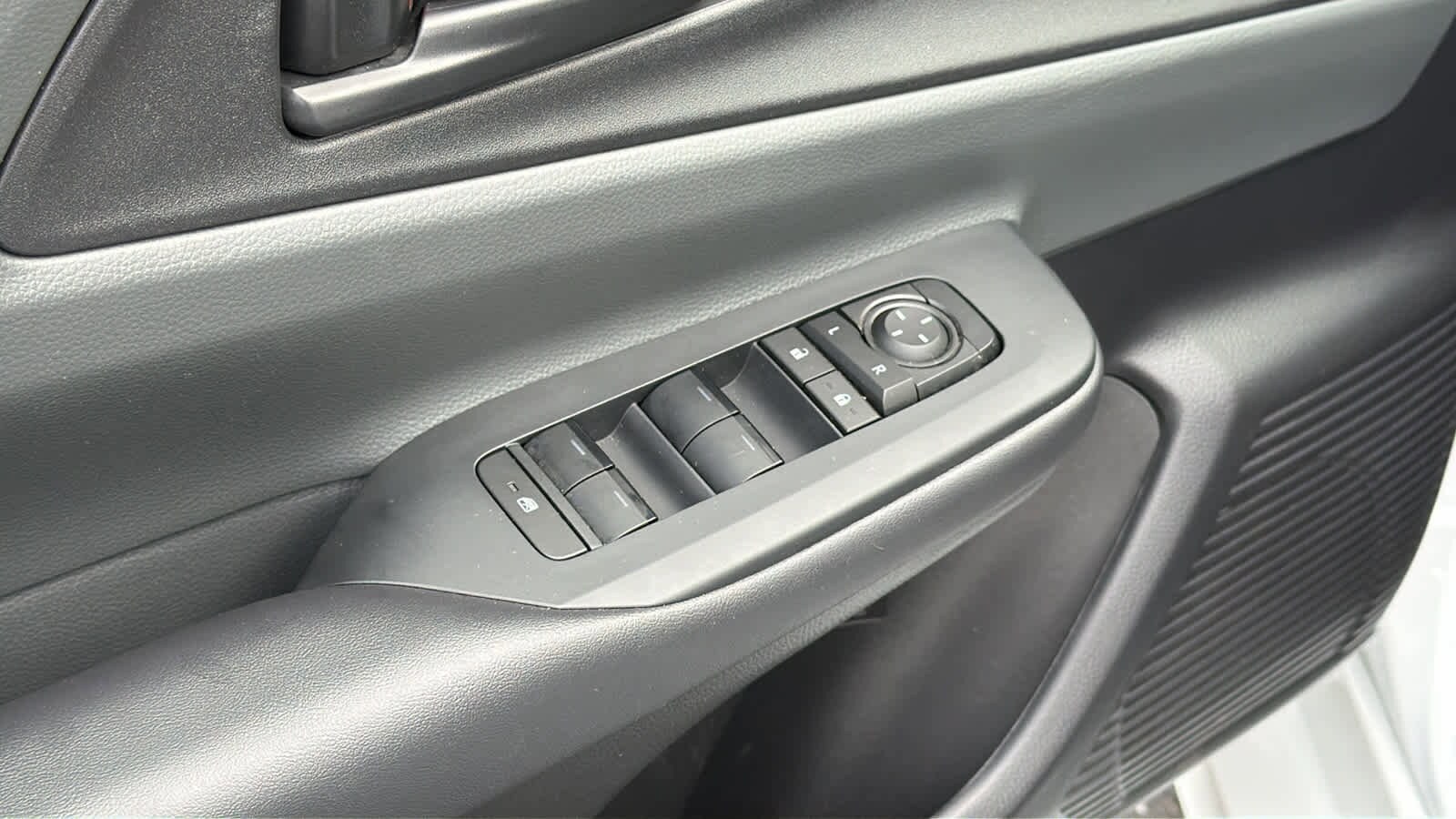 Thumbnail: 2024 Toyota Prius - 22