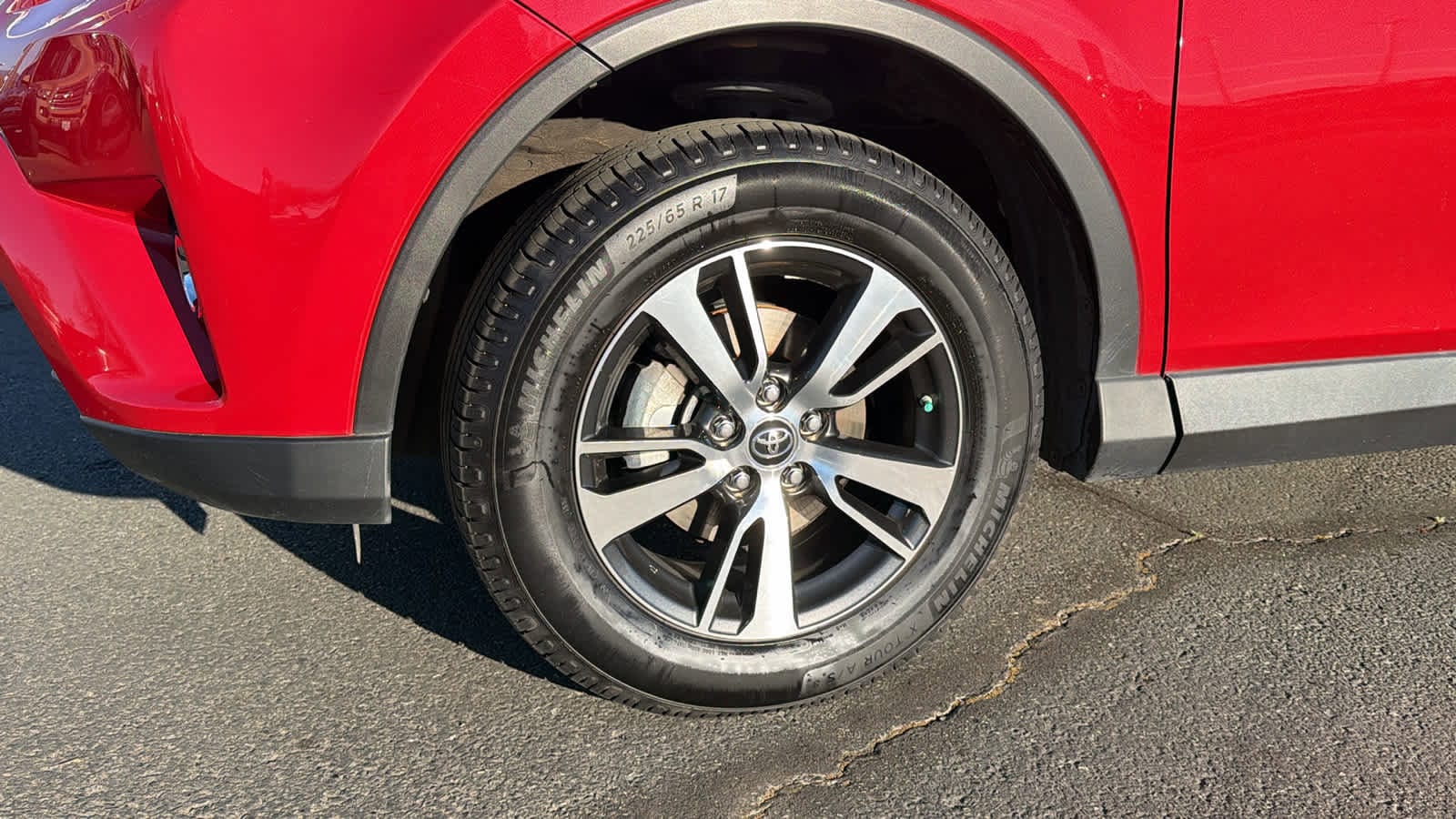 Thumbnail: 2017 Toyota RAV4 - 9