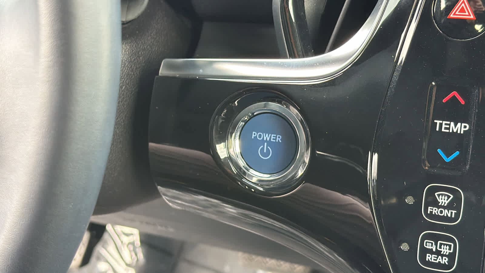 Thumbnail: 2022 Toyota Prius Prime - 17