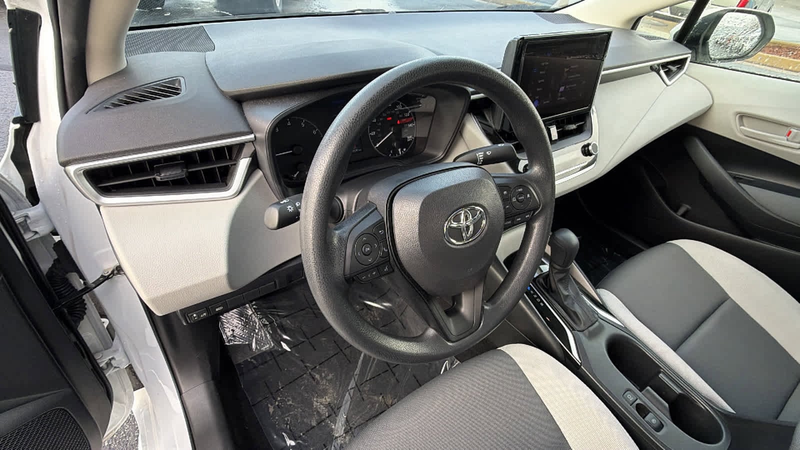 Thumbnail: 2023 Toyota Corolla - 10