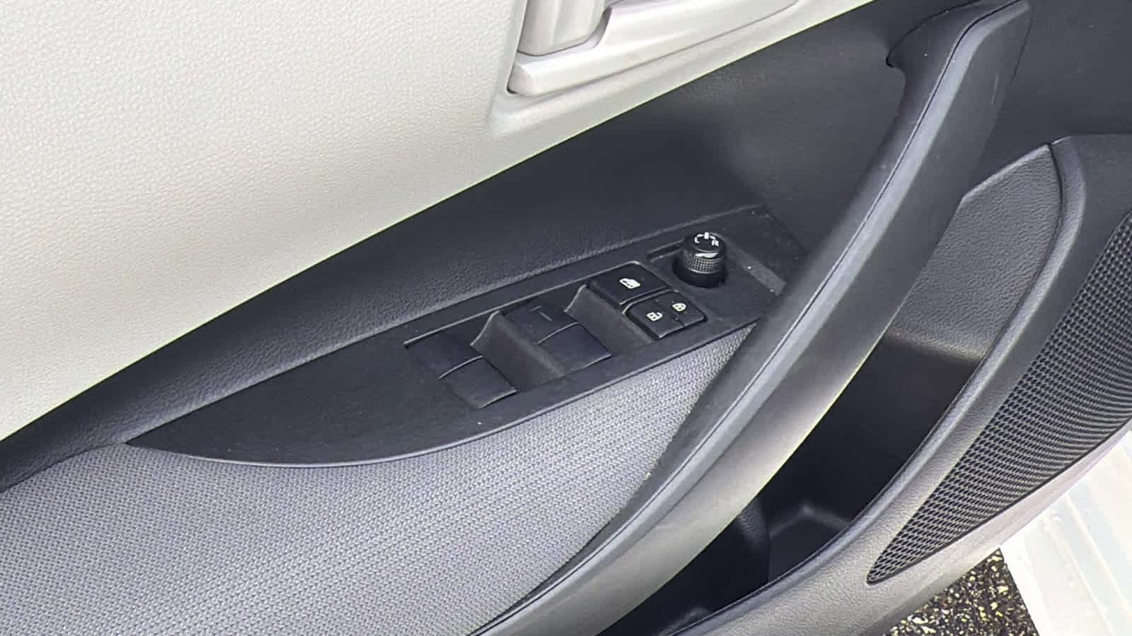 Thumbnail: 2023 Toyota Corolla - 22