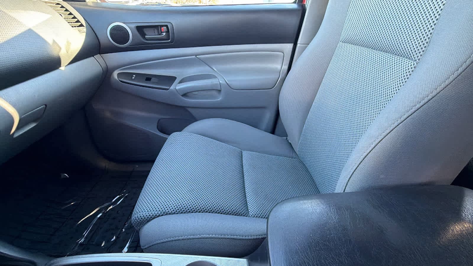 Thumbnail: 2014 Toyota Tacoma - 12