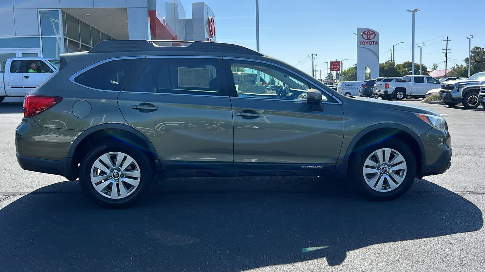 Thumbnail: 2017 Subaru Outback - 4