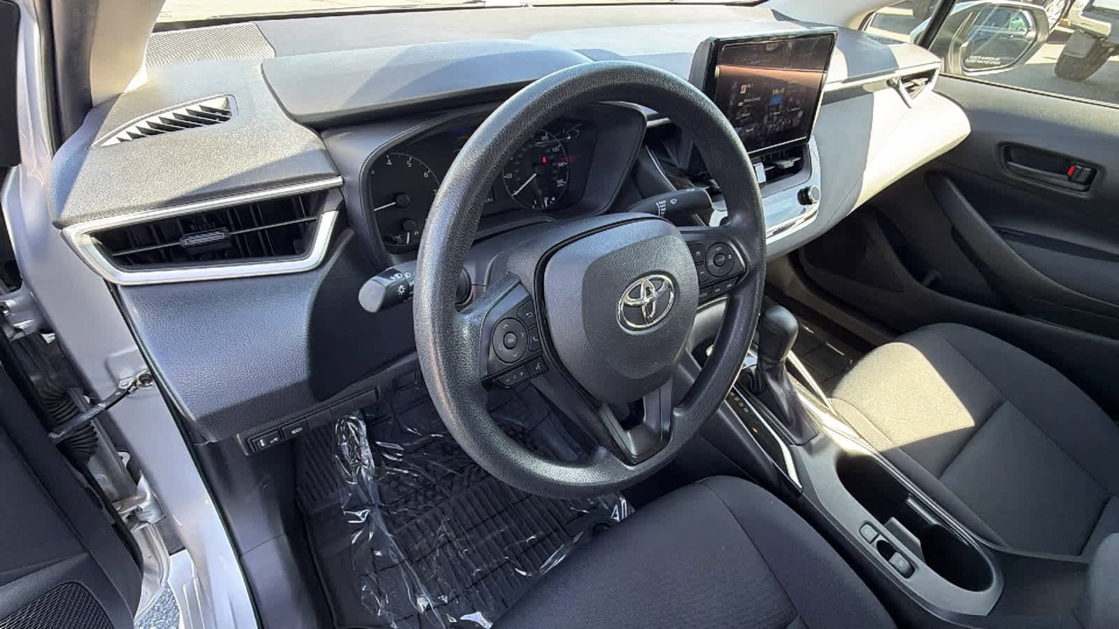 Thumbnail: 2023 Toyota Corolla - 10