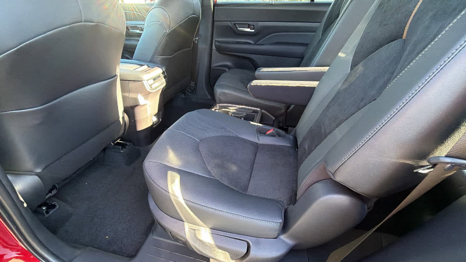 Thumbnail: 2026 Toyota Grand Highlander - 24