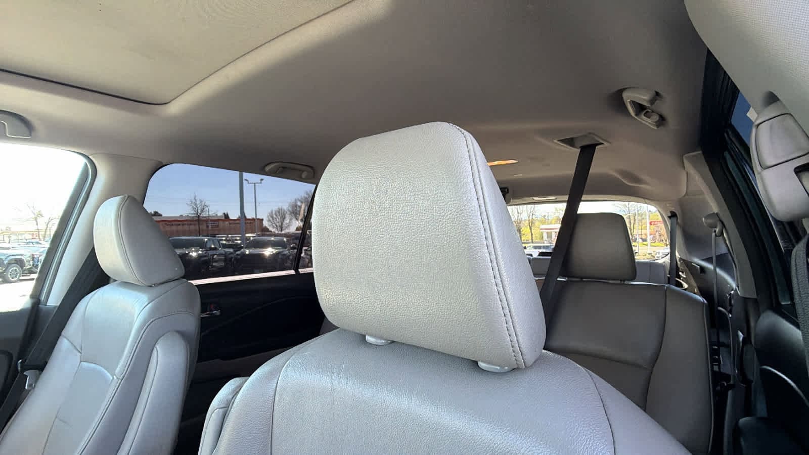 Thumbnail: 2018 Honda Pilot - 11