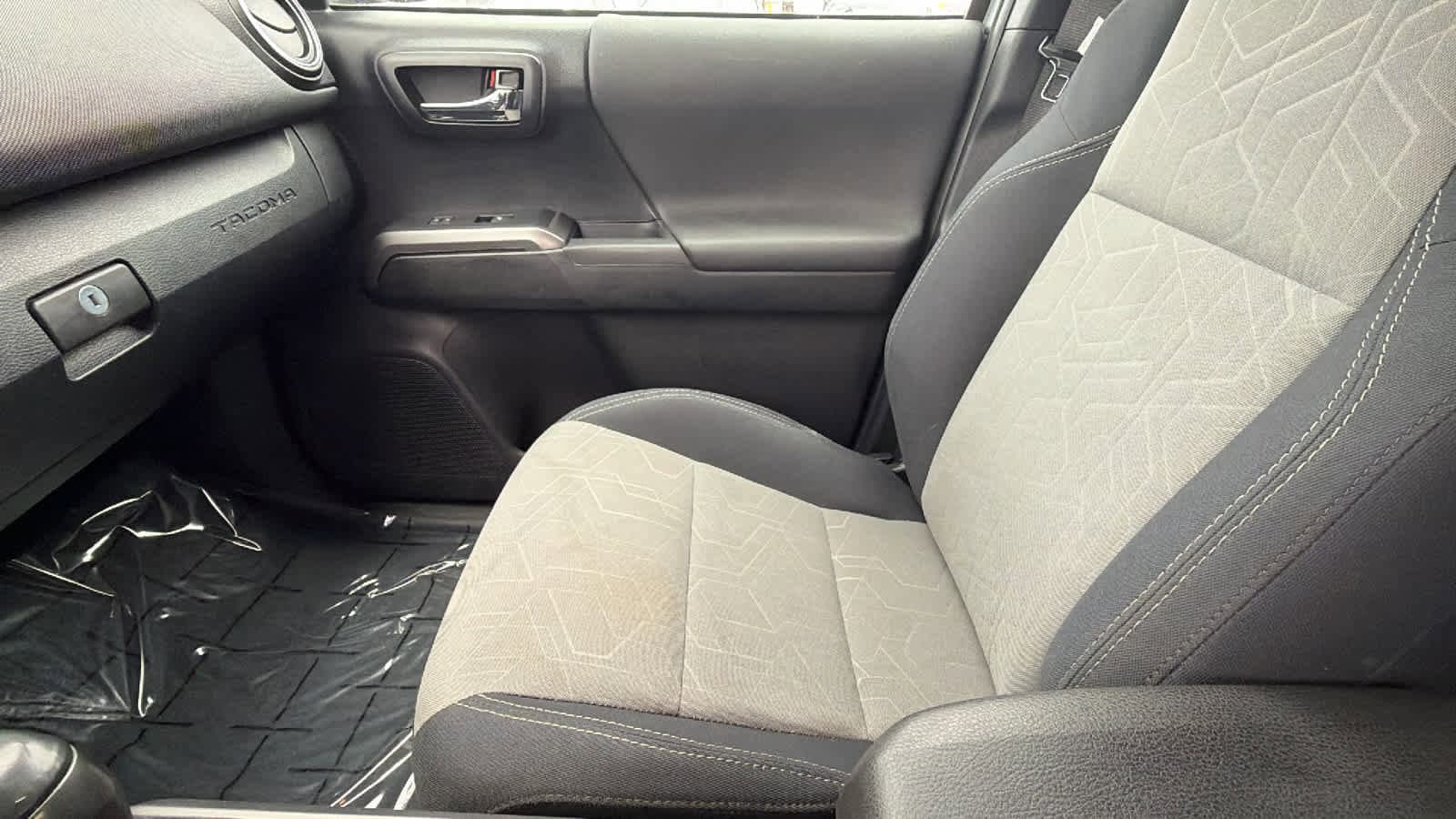 Thumbnail: 2022 Toyota Tacoma - 12