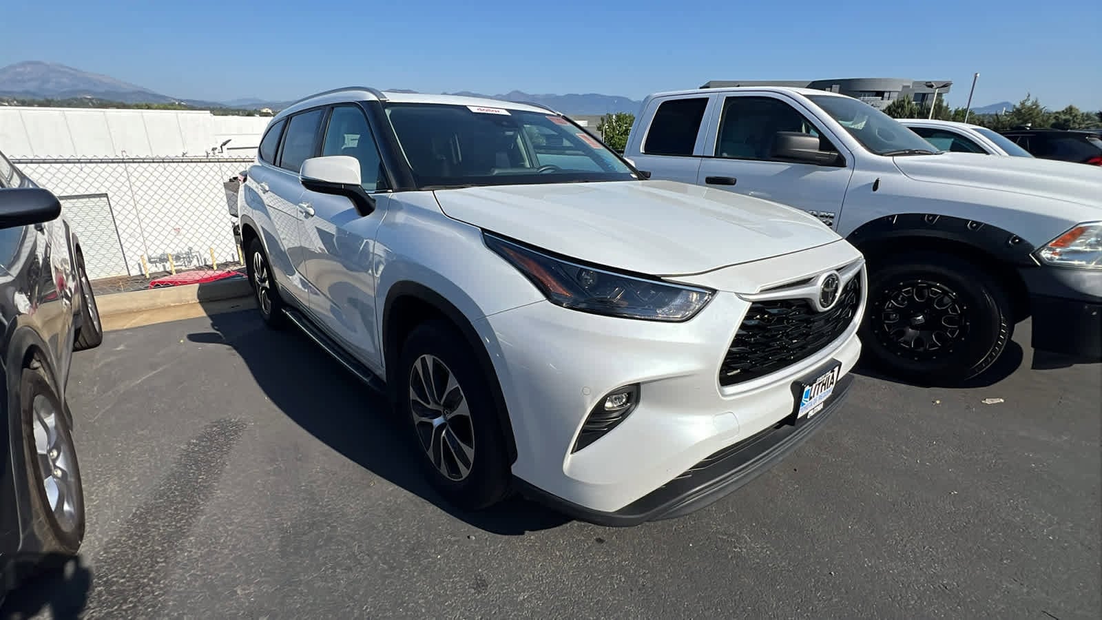 Thumbnail: 2023 Toyota Highlander - 2