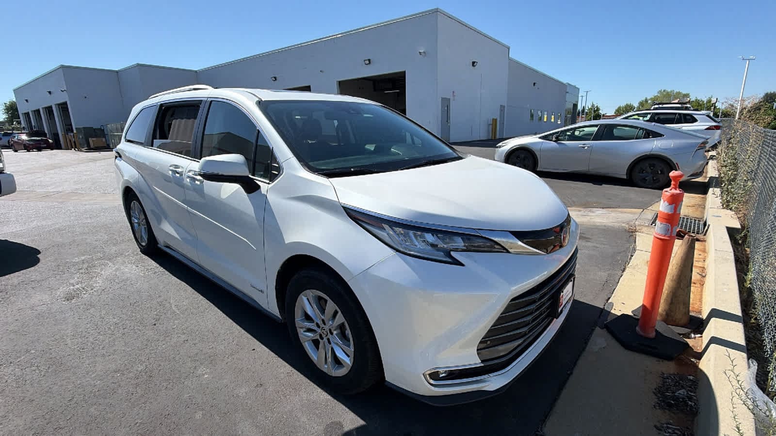 Thumbnail: 2021 Toyota Sienna - 2