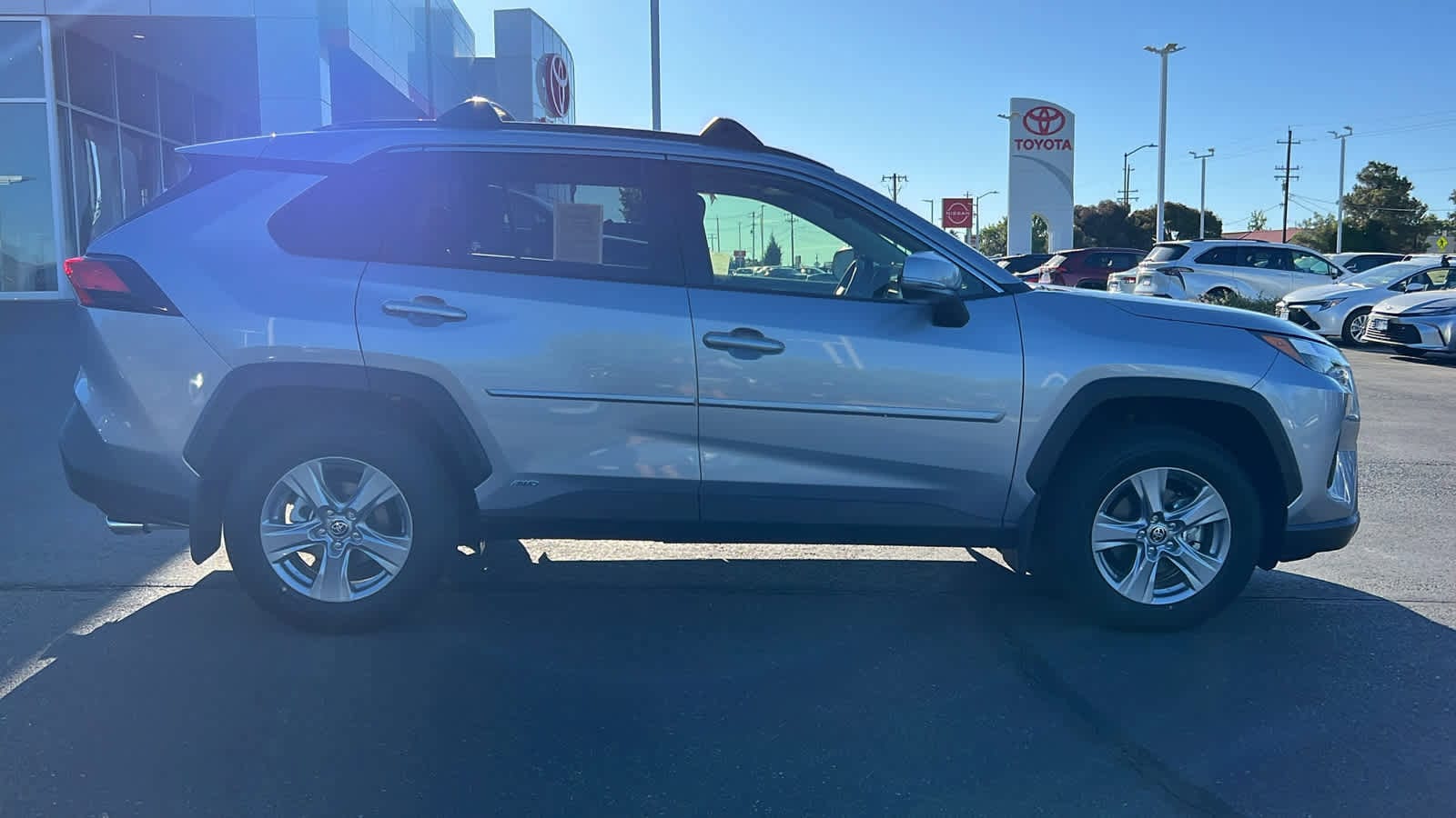 Thumbnail: 2025 Toyota RAV4 - 4