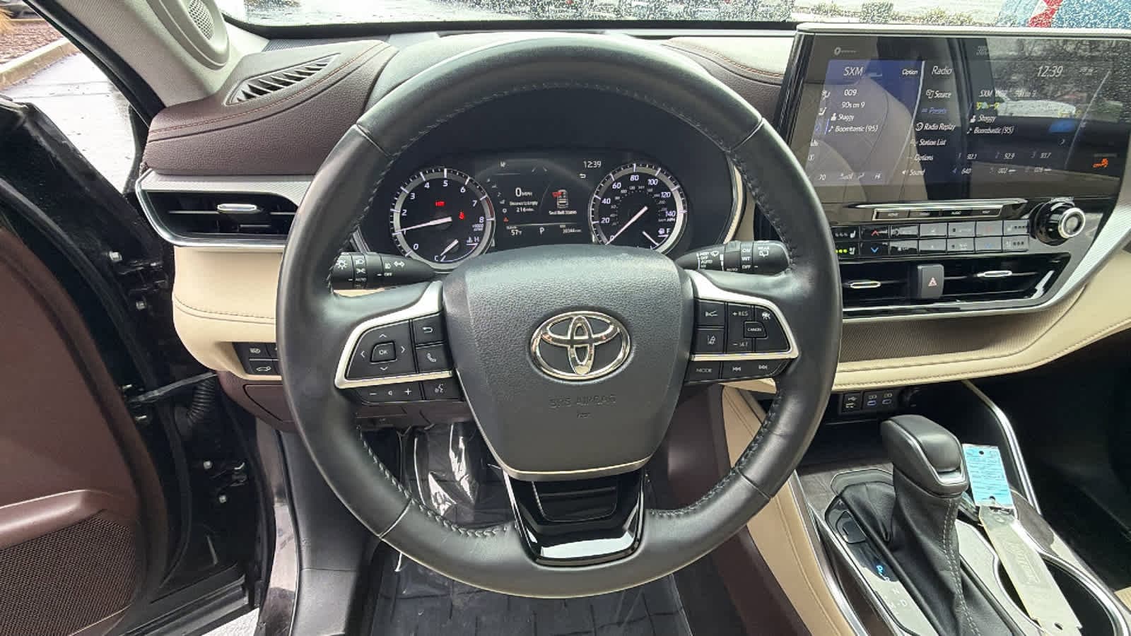 Thumbnail: 2022 Toyota Highlander - 18