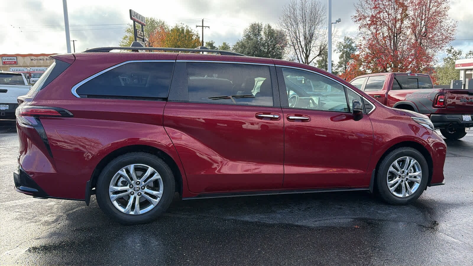 2023 Toyota Sienna XSE photo 4