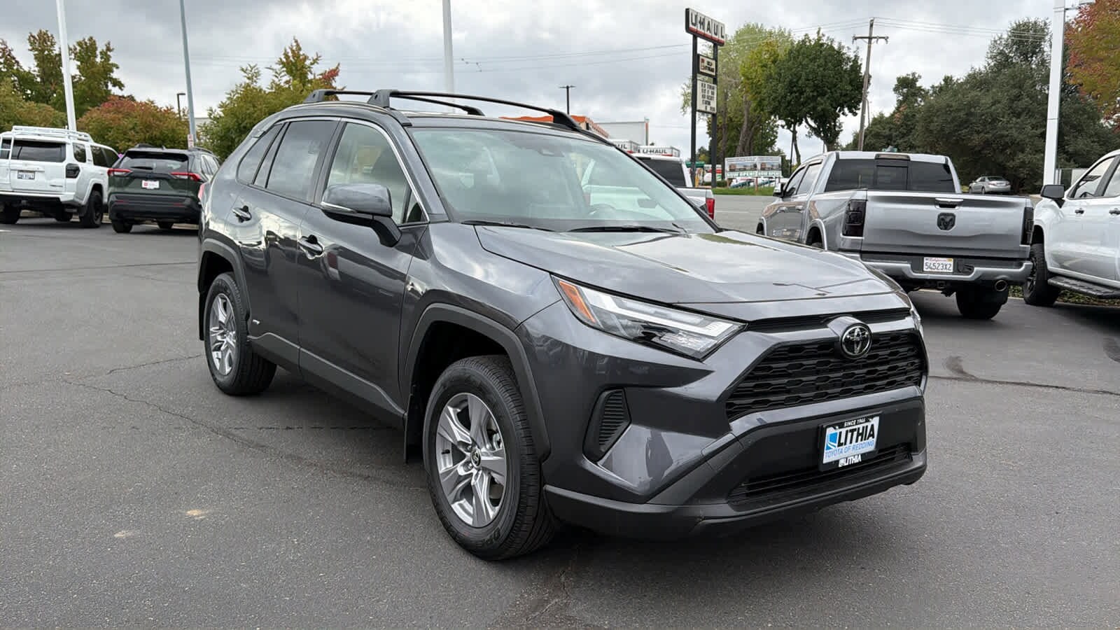 2025 Toyota RAV4 Hybrid XLE photo 3