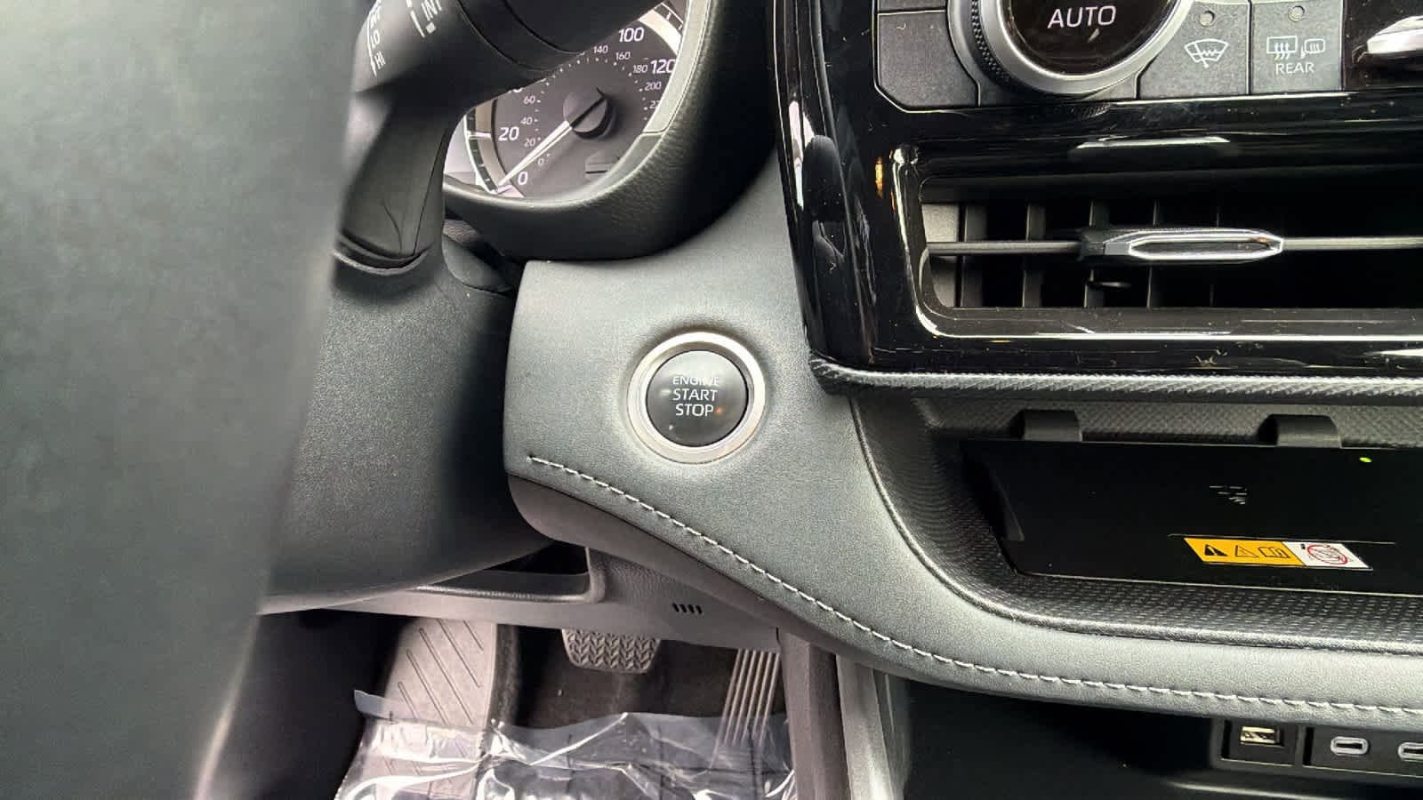 Thumbnail: 2024 Toyota Highlander - 17