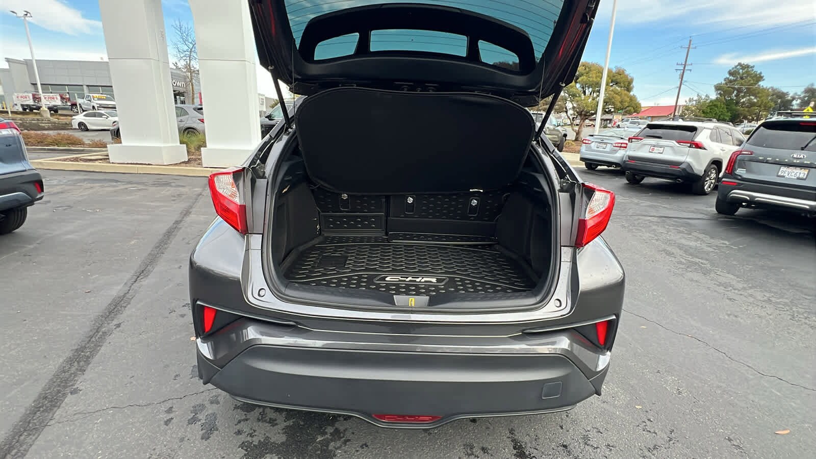 Thumbnail: 2022 Toyota C-HR - 19