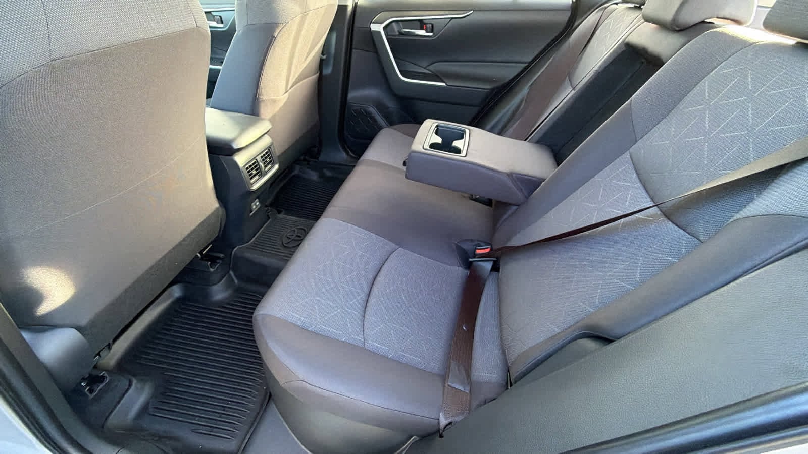 Thumbnail: 2025 Toyota RAV4 - 24