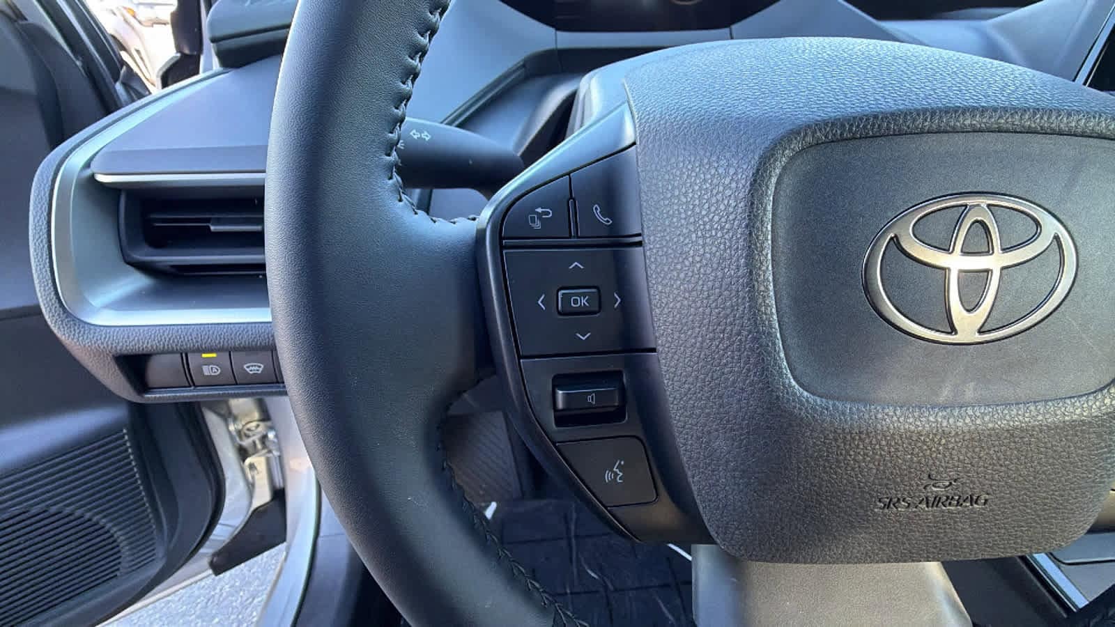 Thumbnail: 2024 Toyota Prius - 19