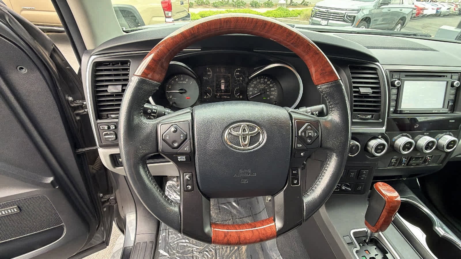 Thumbnail: 2019 Toyota Sequoia - 18