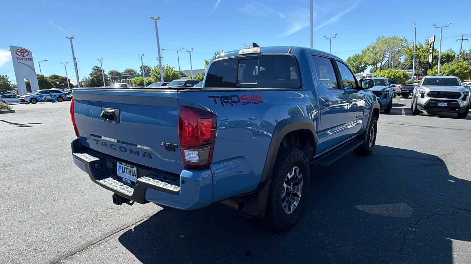 Thumbnail: 2019 Toyota Tacoma - 5
