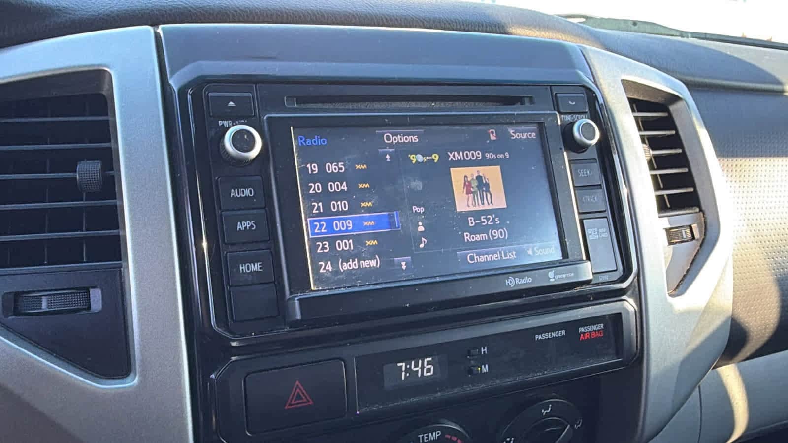 Thumbnail: 2014 Toyota Tacoma - 15